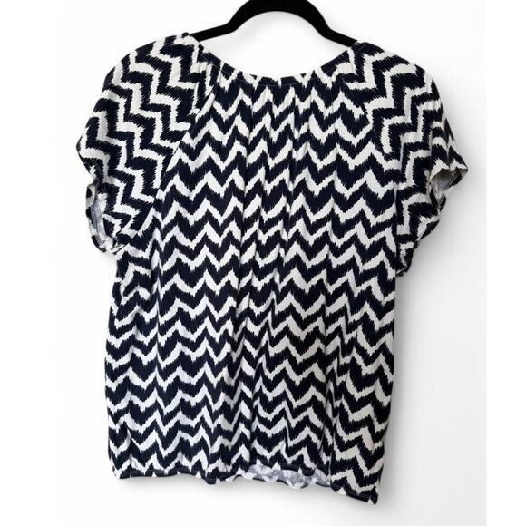 St. John’s Bay Deep Blue Chevron Print Boho Blouse - 1X - Picture 2 of 4